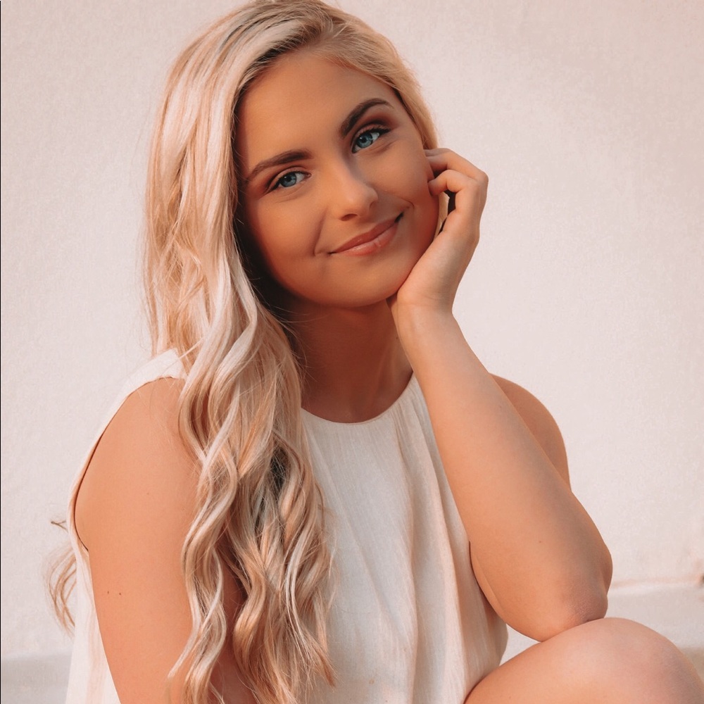 Meet your Posher, Caylie